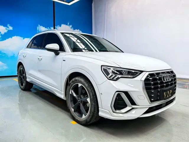 Фотография автомобиля — Audi Q3