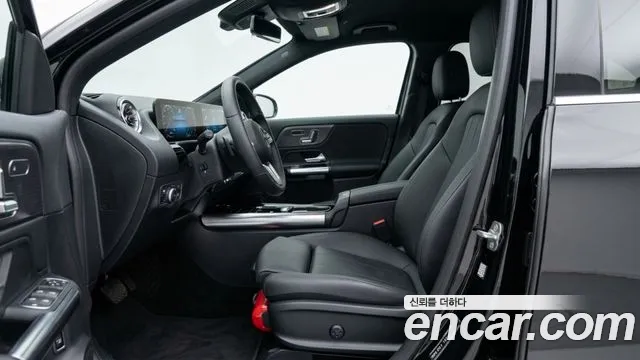 Mercedes-Benz EQA — Фото автомобиля 10