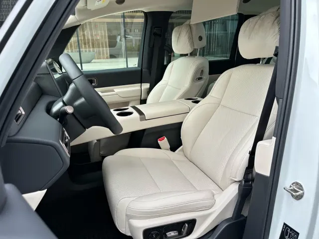 Li Auto MEGA — Фото автомобиля 11