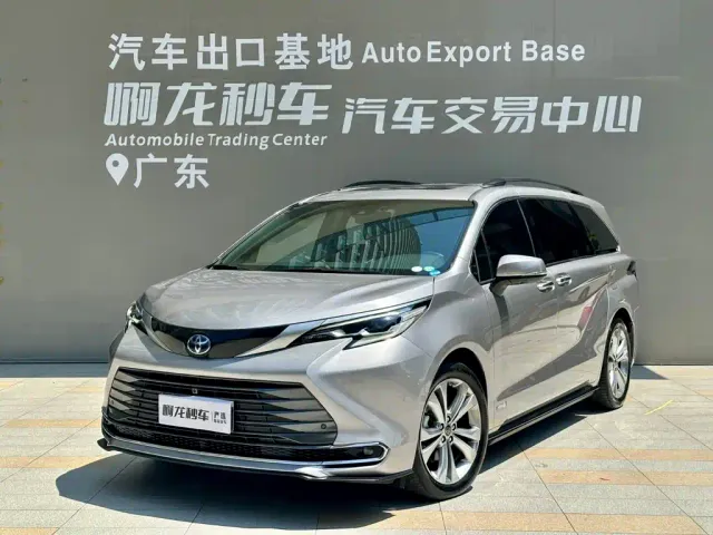 Фотография автомобиля — Toyota Sienna