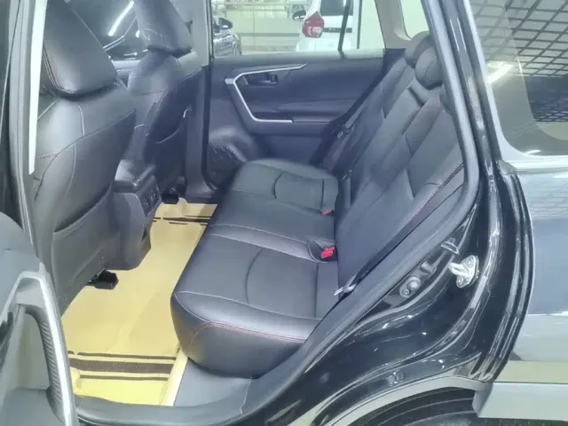 Toyota RAV4 — Фото автомобиля 16