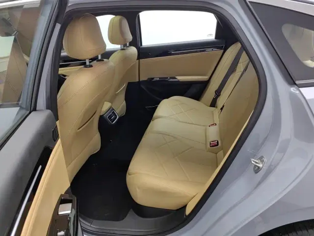 Geely Galaxy L6 — Фото автомобиля 15