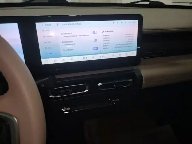 Baojun Yep — Фото автомобиля 12