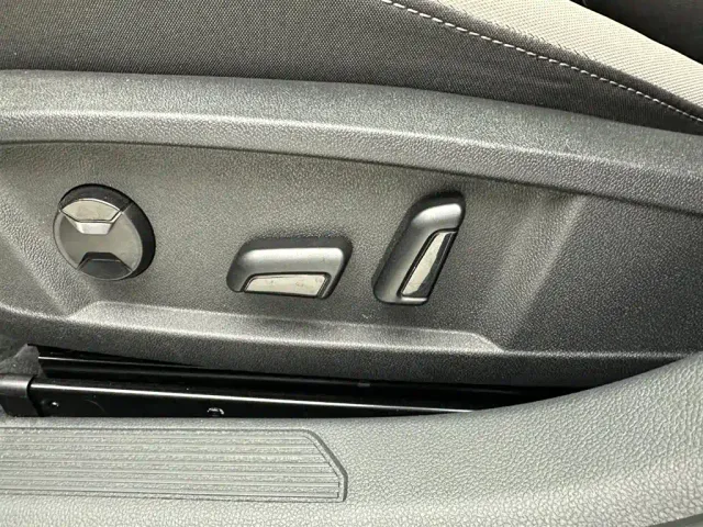 Volkswagen Golf — Фото автомобиля 13