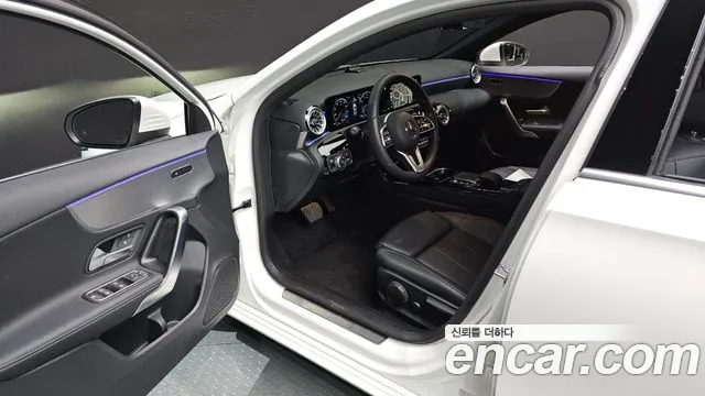 Mercedes-Benz A-Class W177 — Фото автомобиля 10