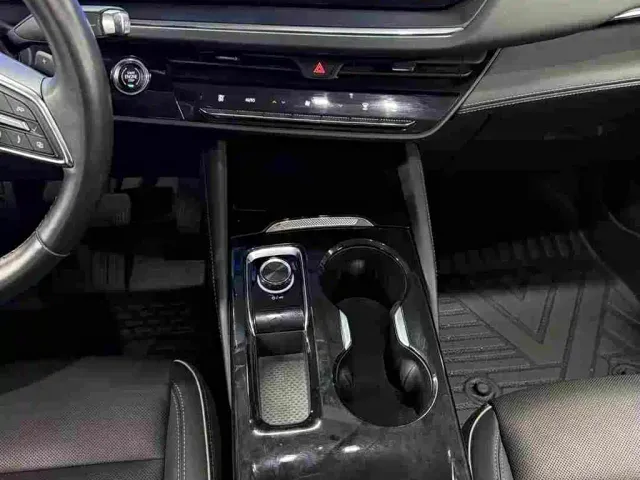 Buick Envision Plus — Фото автомобиля 9