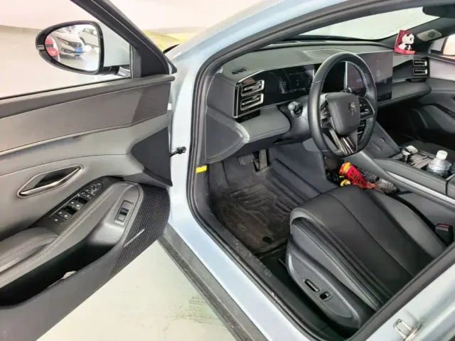 BYD Qin L — Фото автомобиля 15