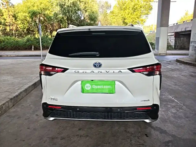 Toyota Granvia — Фото автомобиля 5