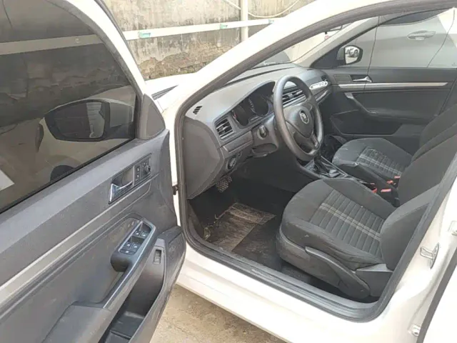 Volkswagen Lavida — Фото автомобиля 15