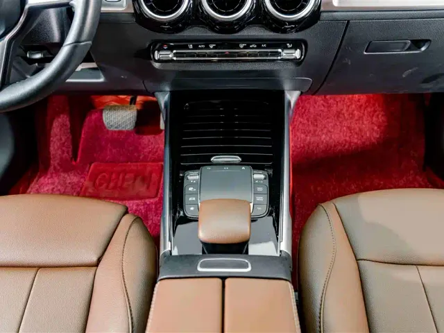 Mercedes-Benz GLB-Class — Фото автомобиля 13