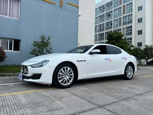 Maserati Ghibli — Фото автомобиля 2