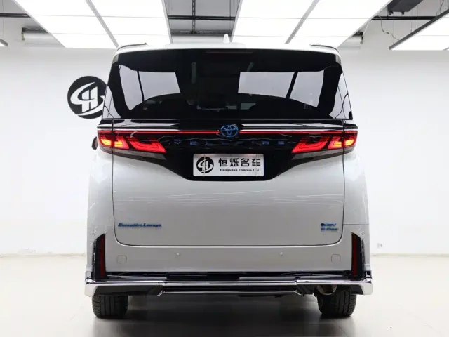 Toyota Vellfire — Фото автомобиля 27