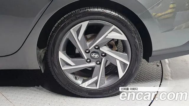 Hyundai AVANTE Новый Avante (CN7) — Фото автомобиля 20