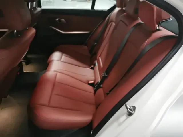BMW 3 Series — Фото автомобиля 16