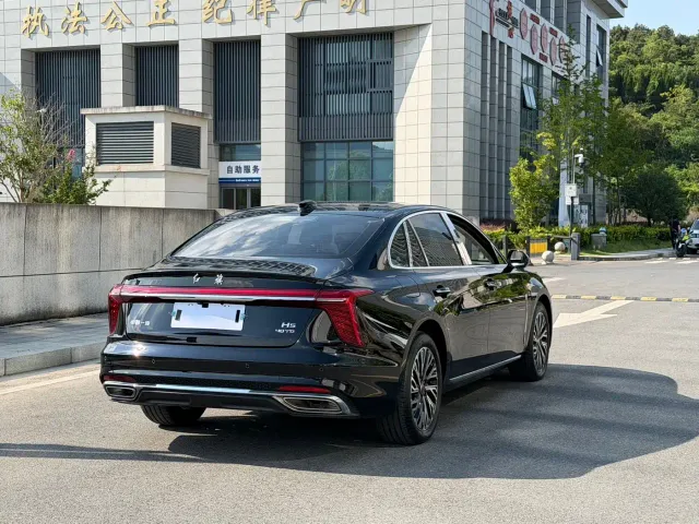 Hongqi H5 — Фото автомобиля 5