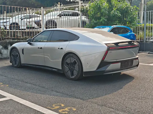 Xpeng P7 — Фото автомобиля 6