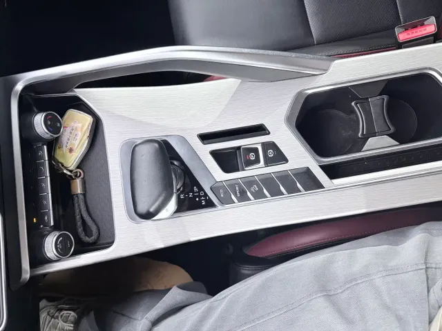 Geely Binyue — Фото автомобиля 12