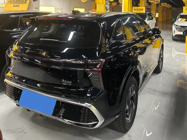 Hongqi HS3 — Фото автомобиля 4