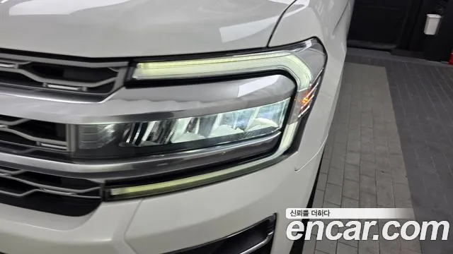 Ford Expedition — Фото автомобиля 22
