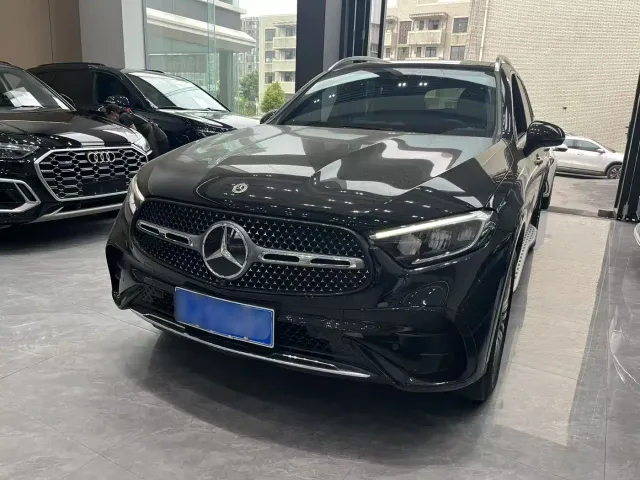 Фотография автомобиля — Mercedes-Benz GLC-Class