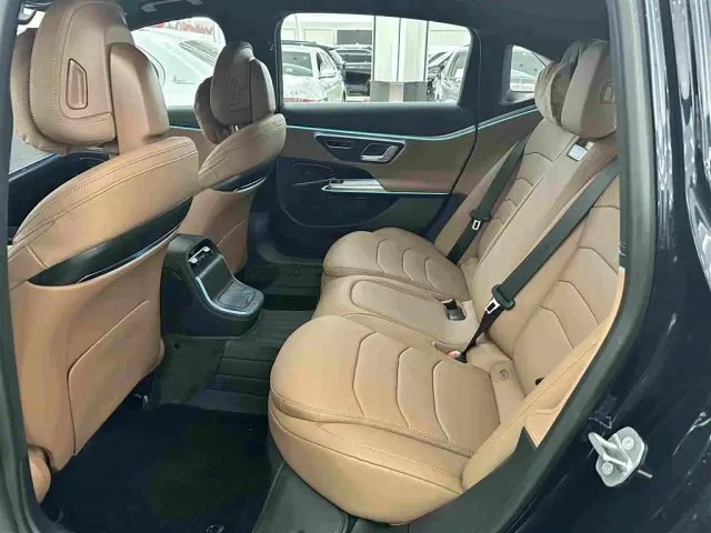 Mercedes-Benz E-Class — Фото автомобиля 13