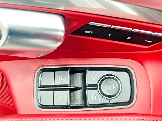 Porsche 718 — Фото автомобиля 17