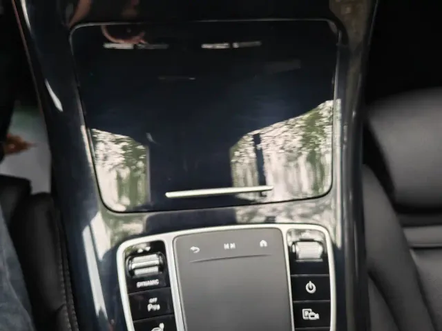 Mercedes-Benz EQC — Фото автомобиля 12