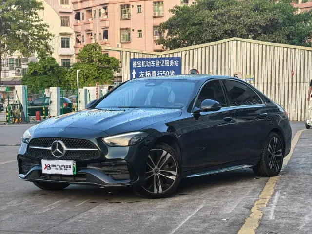 Фотография автомобиля — Mercedes-Benz C-Class
