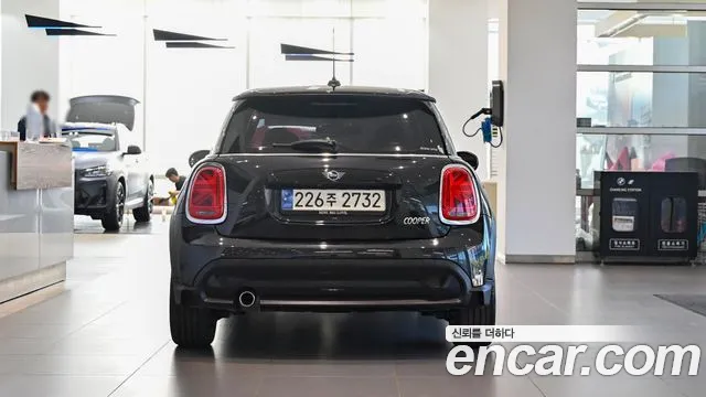MINI Cooper — Фото автомобиля 3