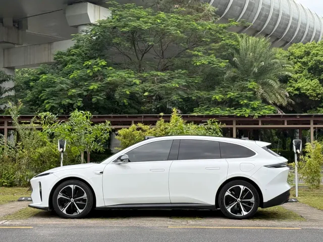Nio ET5 Touring — Фото автомобиля 3