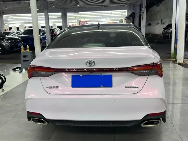 Toyota Avalon — Фото автомобиля 4