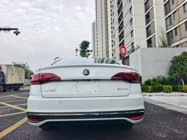 Volkswagen Bora — Фото автомобиля 5