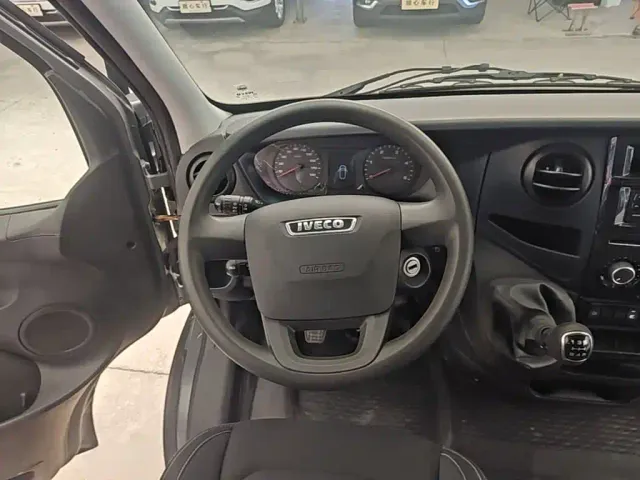 Iveco Daily — Фото автомобиля 4