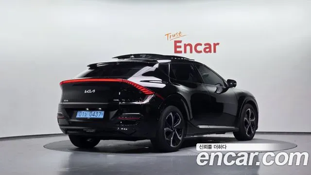 Kia EV6 — Фото автомобиля 2