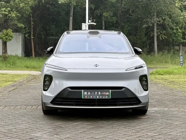 Nio ES8 — Фото автомобиля 2