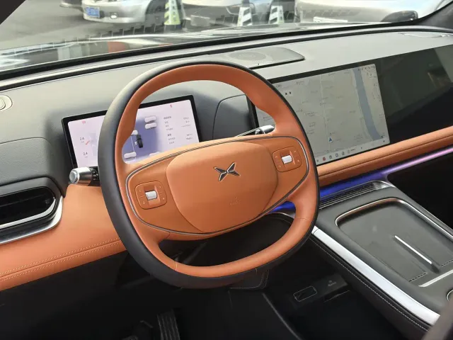 Xpeng G9 — Фото автомобиля 10