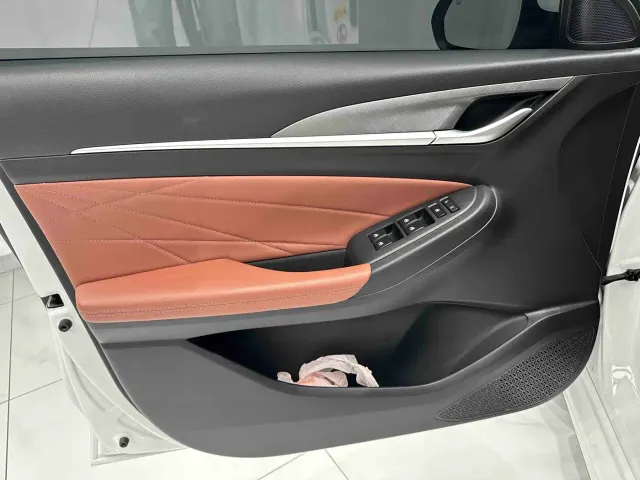 Changan Eado — Фото автомобиля 9