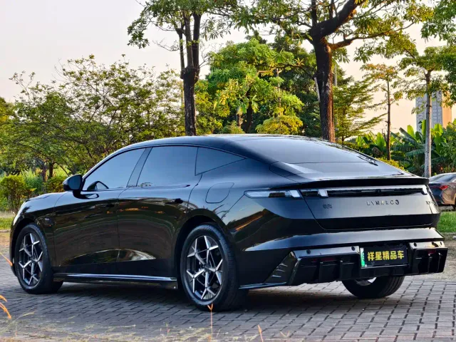 Lynk & Co 10 EM-P — Фото автомобиля 14