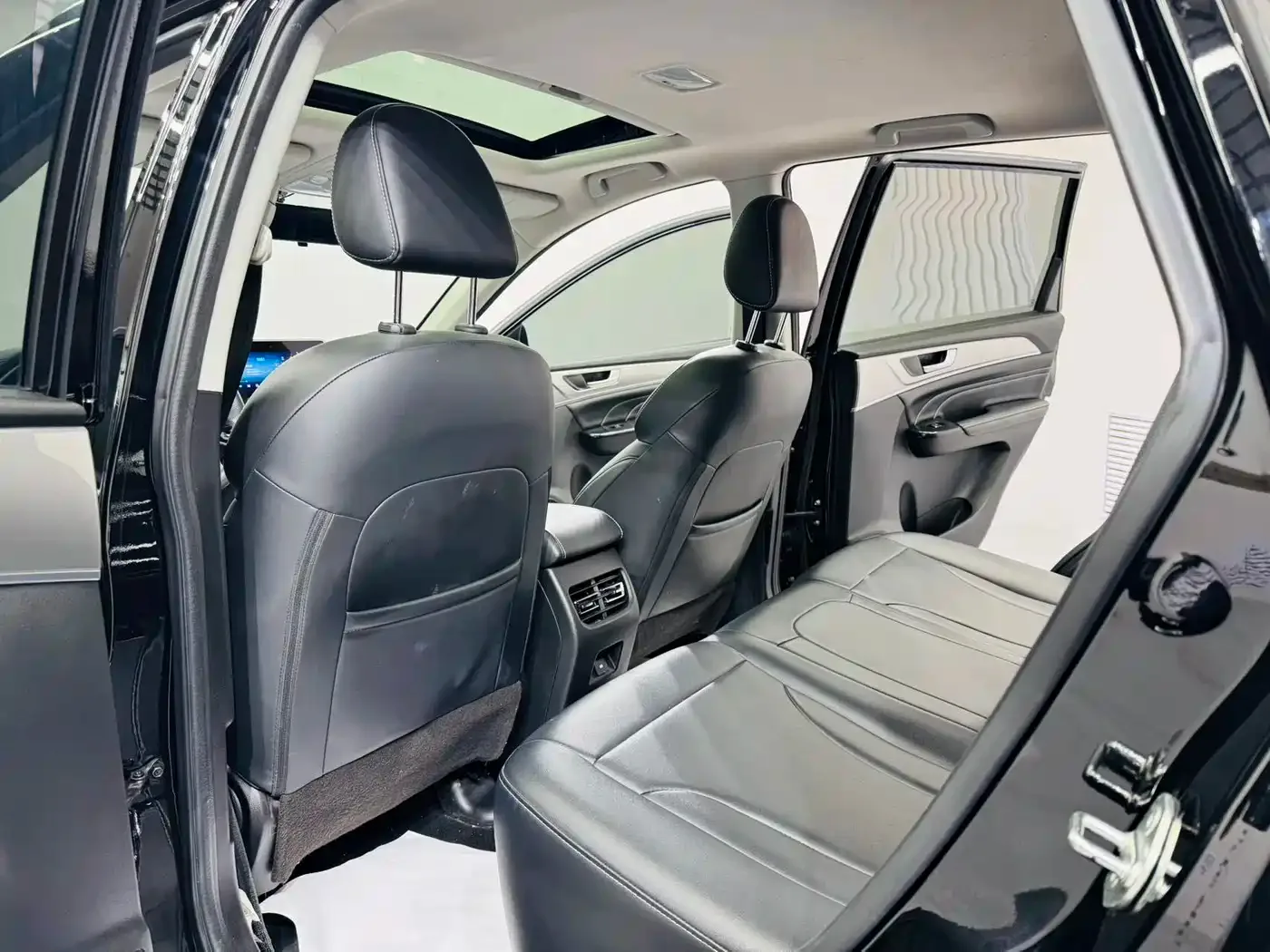Haval Haval M6 2021 PLUS 1.5T DCT Luxury Smart Connect — Фото автомобиля 11