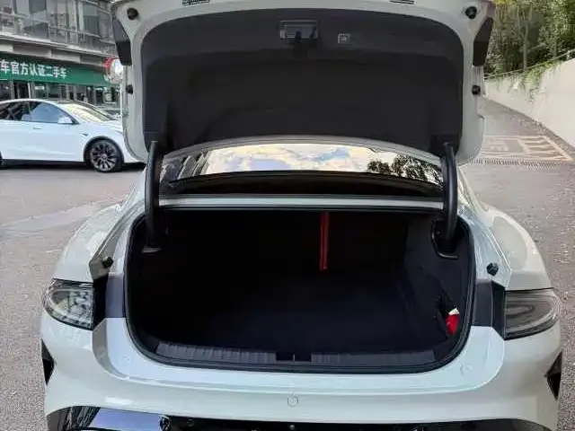 Xiaomi SU7 — Фото автомобиля 6