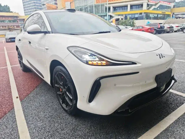 IM Motors LS6 — Фото автомобиля 3