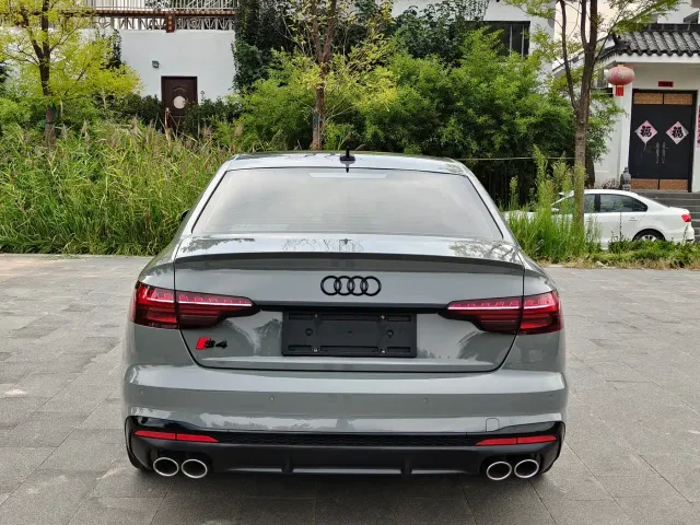 Audi S4 — Фото автомобиля 6