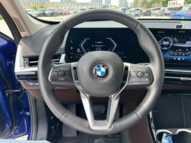 BMW X1 — Фото автомобиля 12