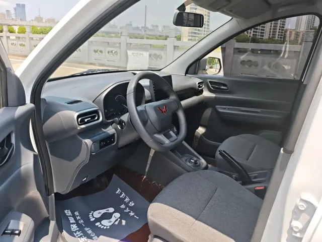 Wuling Hongguang — Фото автомобиля 8