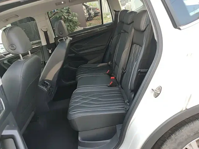 Volkswagen Tiguan L — Фото автомобиля 16