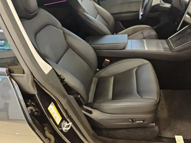 Tesla Model Y — Фото автомобиля 24
