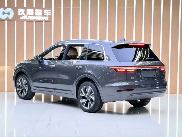 Li Auto ONE — Фото автомобиля 4