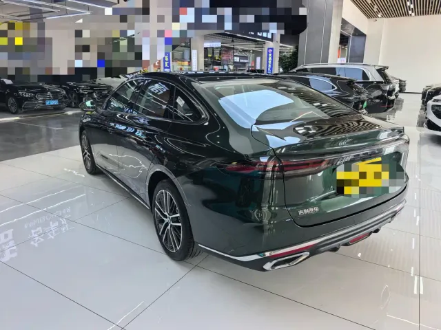 Geely Emgrand — Фото автомобиля 16