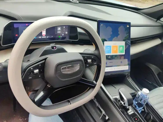 Geely Boyue — Фото автомобиля 12