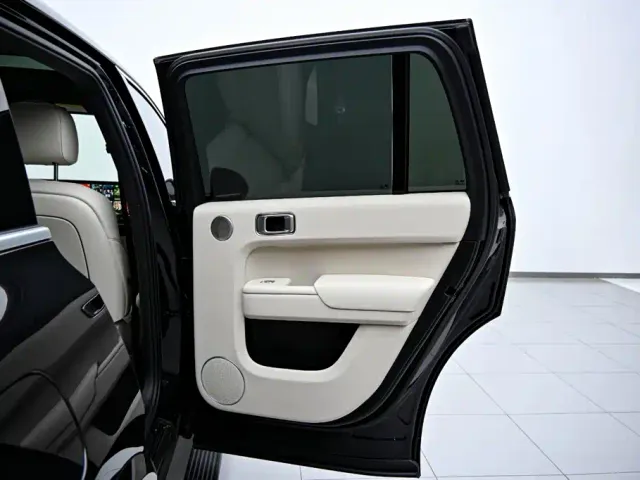 Li Auto L9 — Фото автомобиля 24